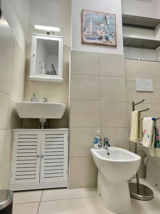 La Venezia'S Studio Flat ลีวอร์โน ภายนอก รูปภาพ